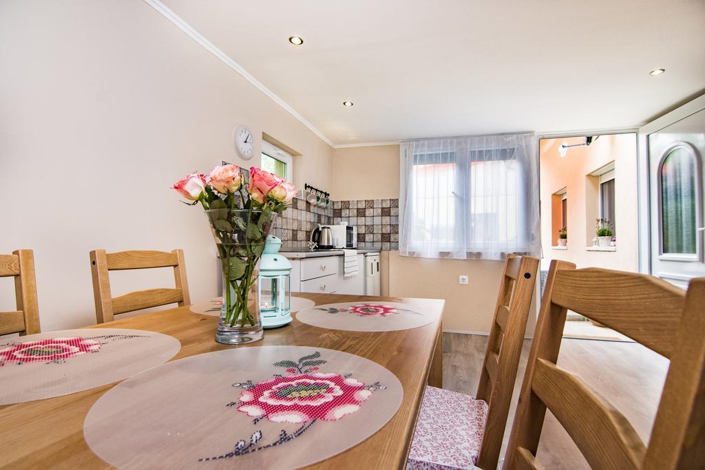 Vagi Apartment Sárvár Екстериор снимка