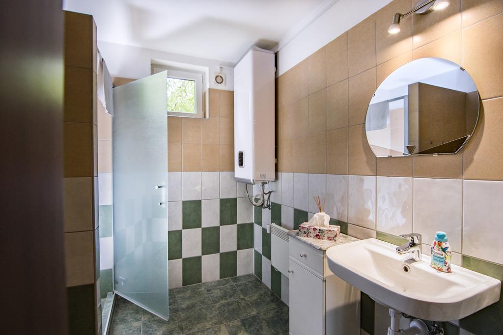 Vagi Apartment Sárvár Екстериор снимка